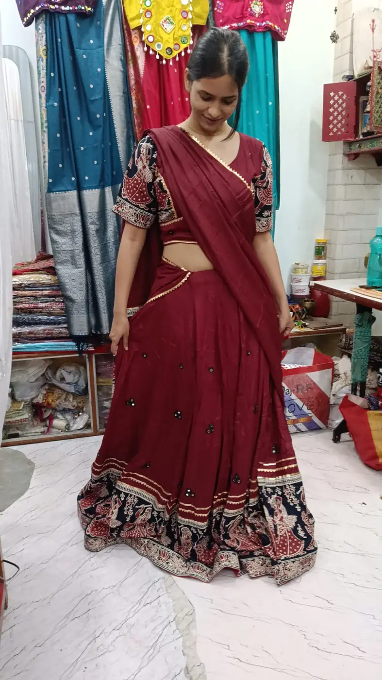 5 Durga Puja Outfit Ideas Beyond the Usual Saree